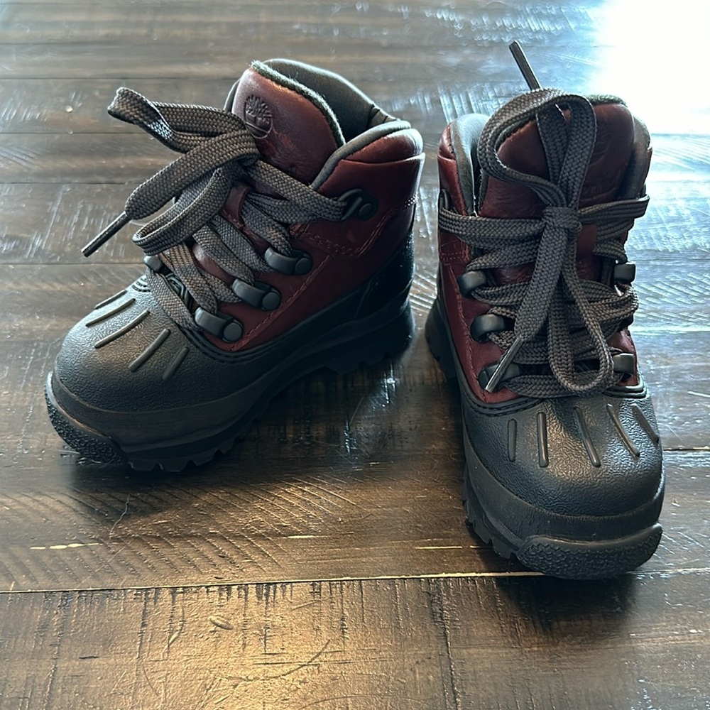 Timberland Toddler Boots (size 7.5 Toddler)